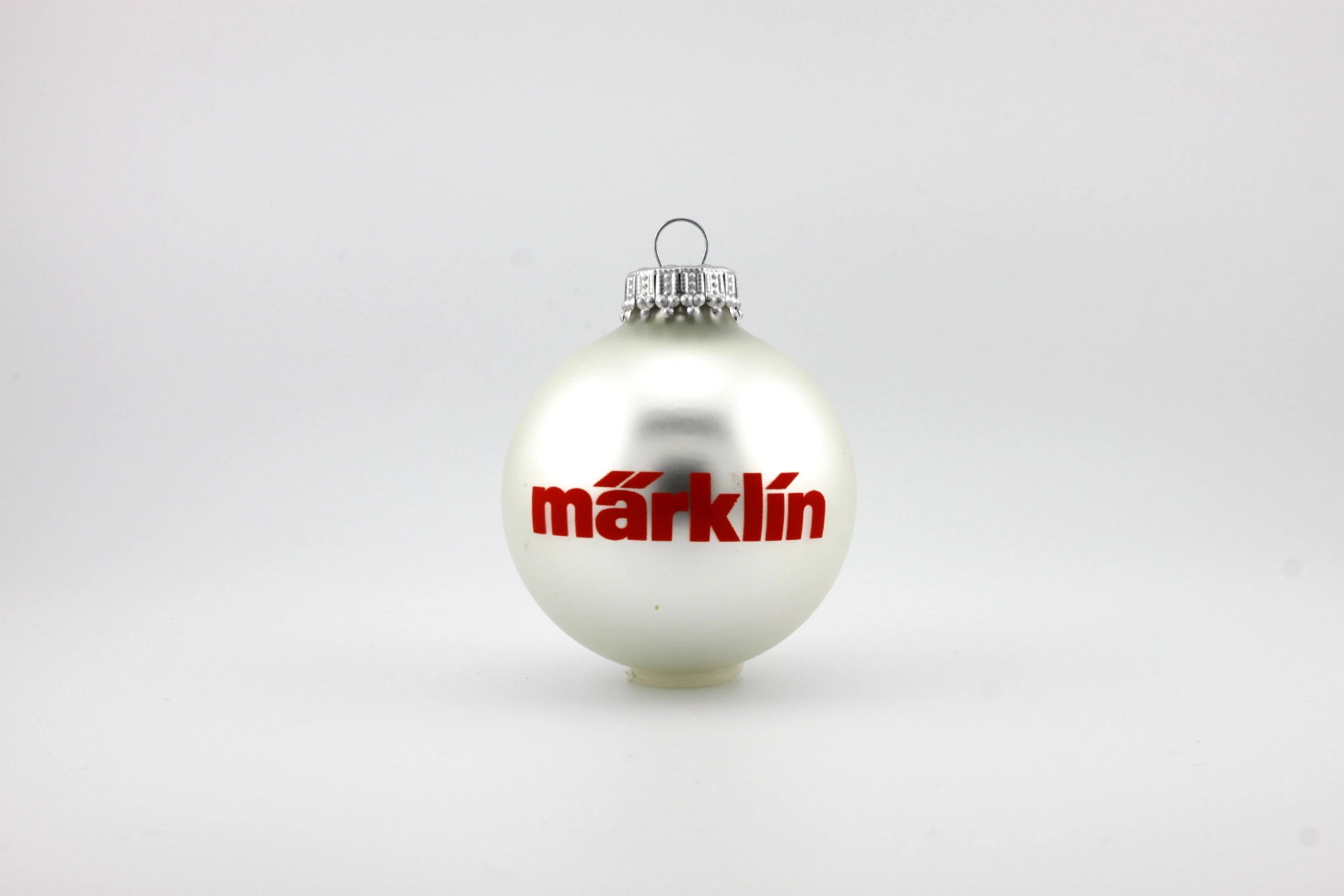 Weihnachtskugel mit logo “ weiße Kugel mit Märklin-Schriftzug