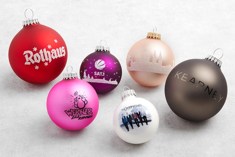 Bedruckte Weihnachtskugeln mit Logo
