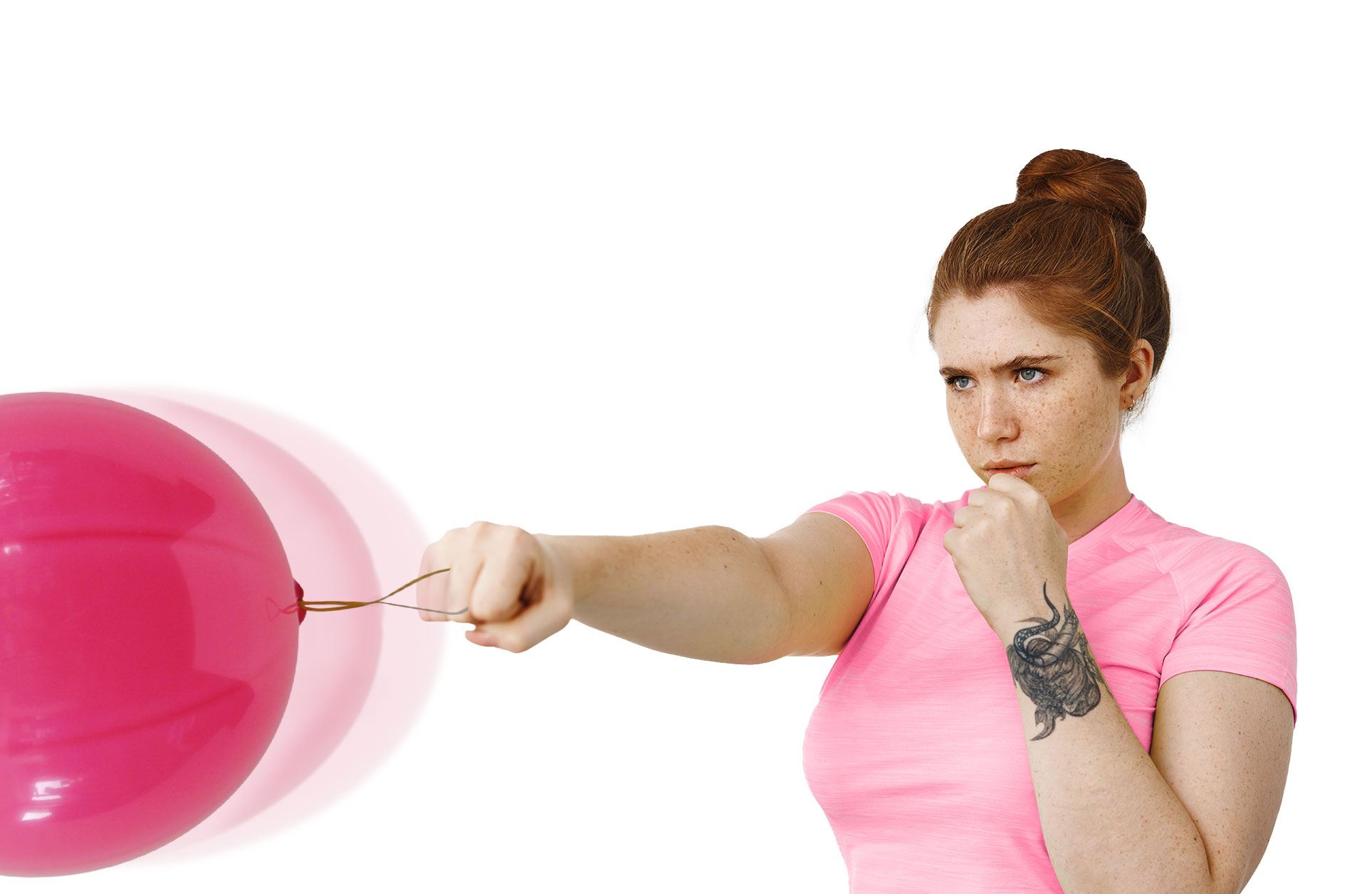 Frau mit Punchball